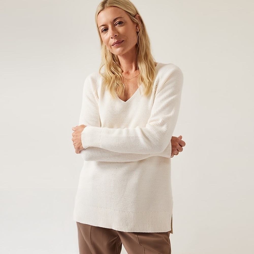 Athleta - Hanover Refined V-Neck Sweater - Magnolia White